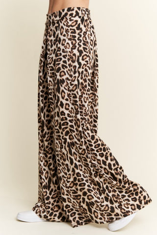 Leo Print Pleated Pants